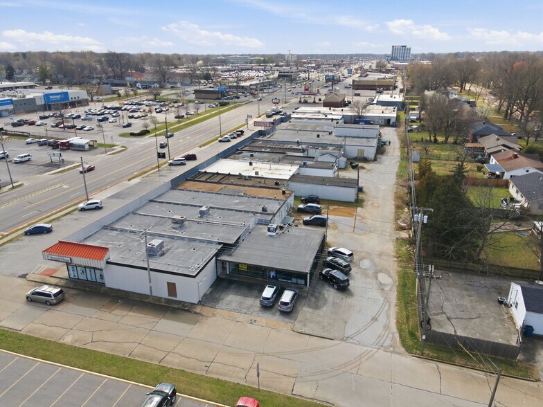 Primary Photo Of 1718 E Meadowmere St, Springfield General Retail For Lease