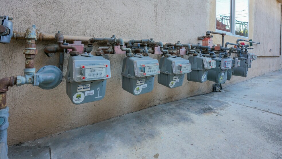 More Photos Of 8419-8425 S Western Ave, Los Angeles Apartments For Sale