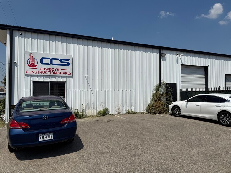 More Photos Of 2333 Joe Field Rd, Dallas Light Manufacturing For Lease