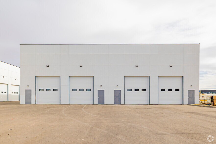 More Photos Of 4117 109 Av NE, Calgary Warehouse For Lease