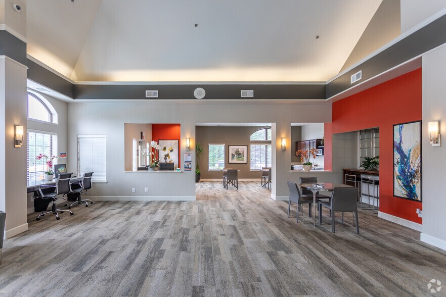 More Photos Of 8617 Edinbrook Xing, Brooklyn Park Apartments For Sale