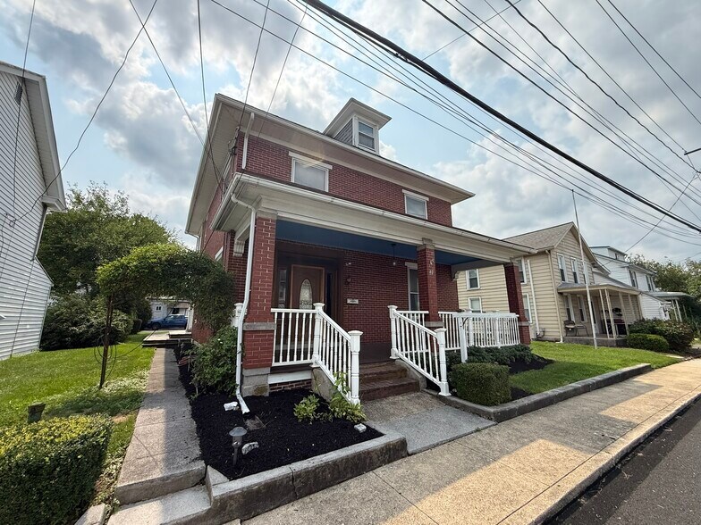 Primary Photo Of 40 Hockersville Rd, Hershey Freestanding For Sale
