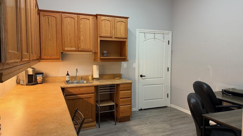 More Photos Of 126 S H St, Lompoc Office For Sale