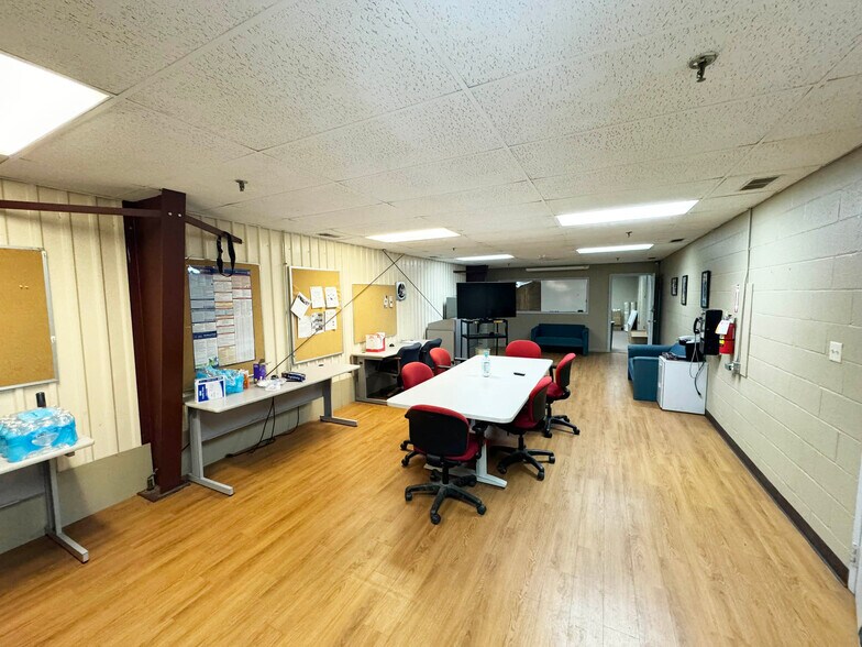 More Photos Of 694 Corning Way, Martinsburg Warehouse For Lease