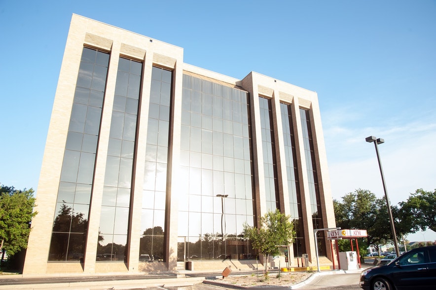 More Photos Of 1 Village Dr, Abilene Office For Lease