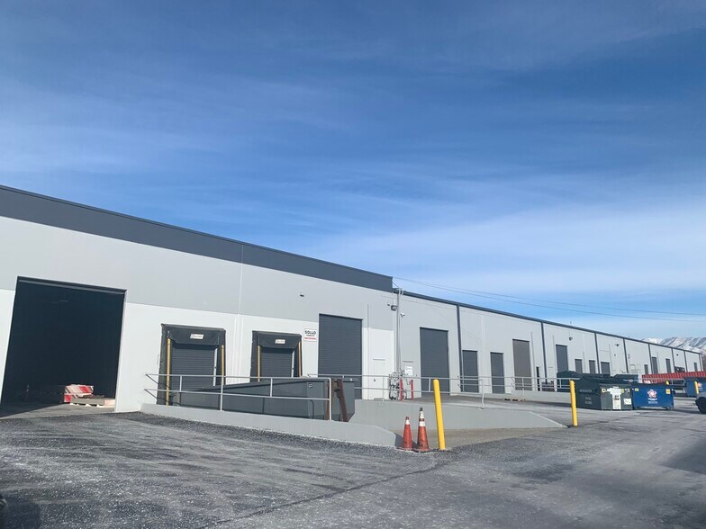 More Photos Of 2319-2351 S Decker Lake Blvd, Salt Lake City Warehouse For Lease