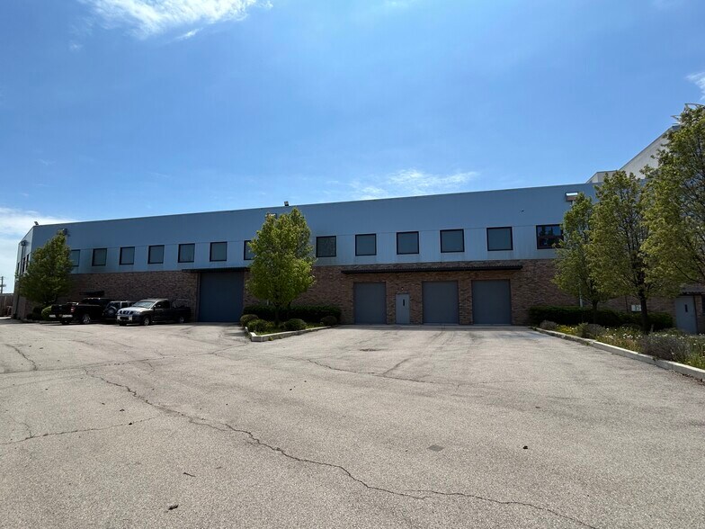 More Photos Of 625 N Sacramento Blvd, Chicago Warehouse For Lease