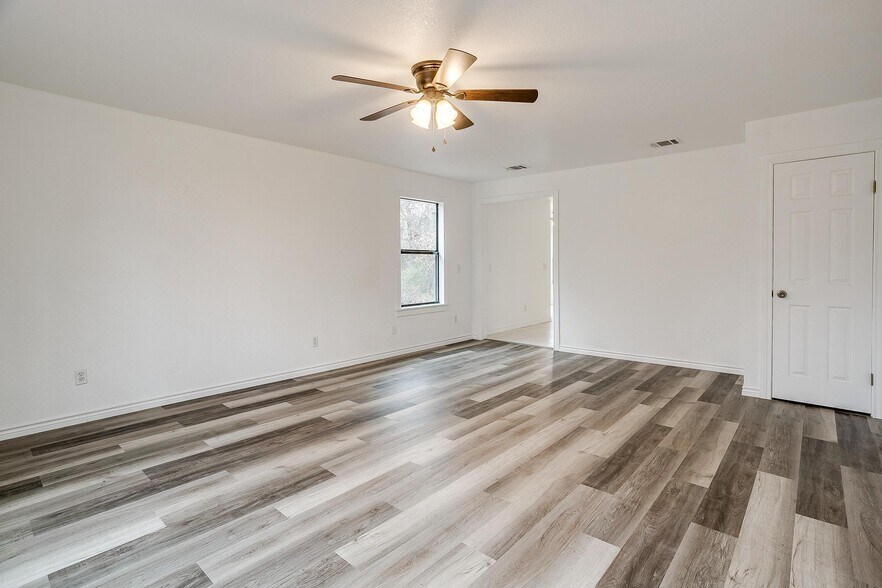 More Photos Of 4011 US-67, Cleburne Land For Sale