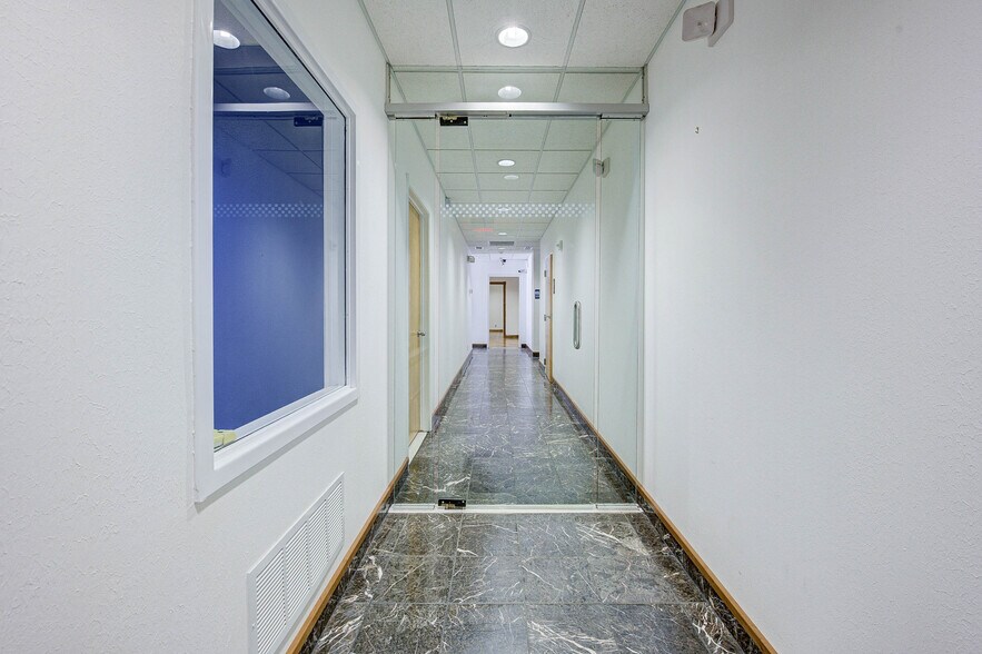 More Photos Of 7415 Eastex Freeway Plaza, Beaumont Industrial For Sale