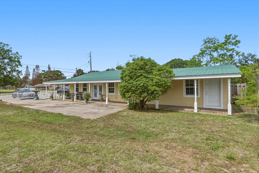More Photos Of 3526 Ellis Ln, Mims Freestanding For Sale