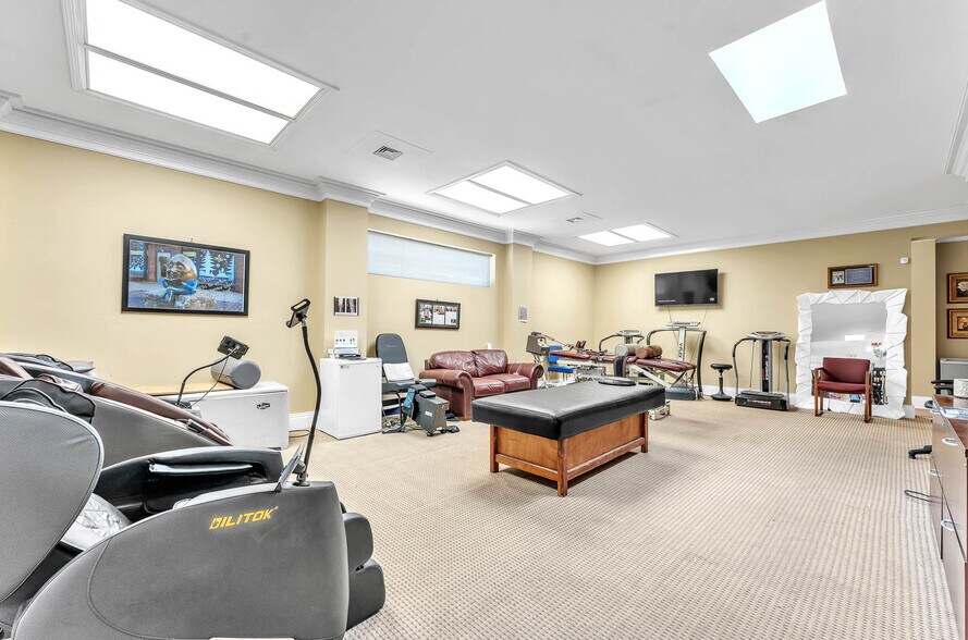 More Photos Of 2906 N Ocoee St, Cleveland Office For Sale