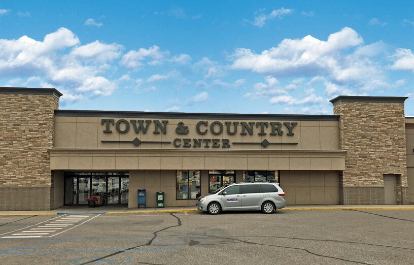 Primary Photo Of 1015 S Broadway, Minot Storefront For Lease