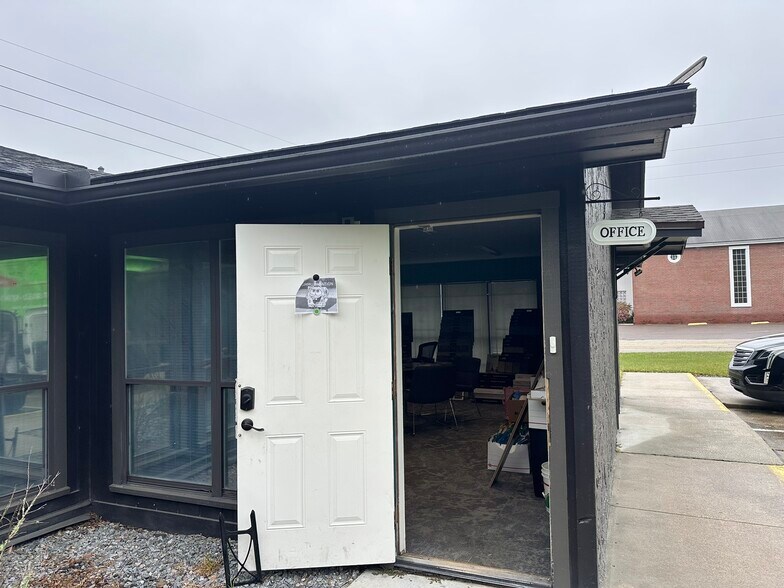 More Photos Of 10569 Lem Turner Rd, Jacksonville Medical For Sale