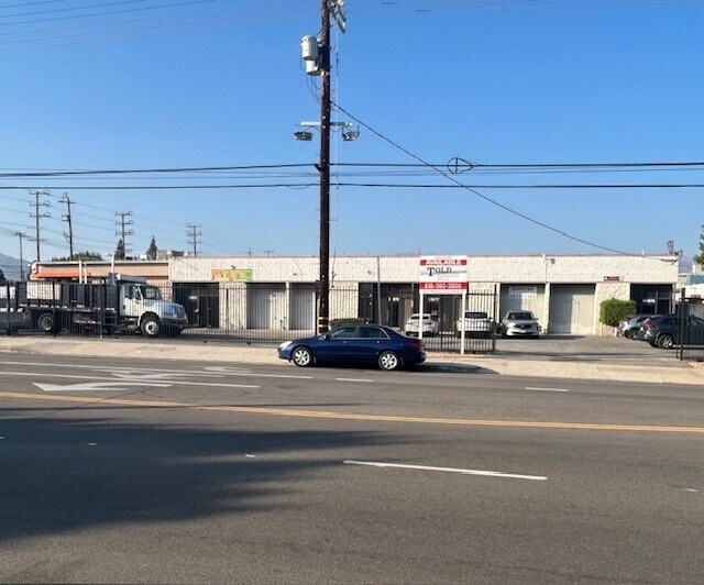 Primary Photo Of 20875-20881 Plummer St, Chatsworth Warehouse For Lease
