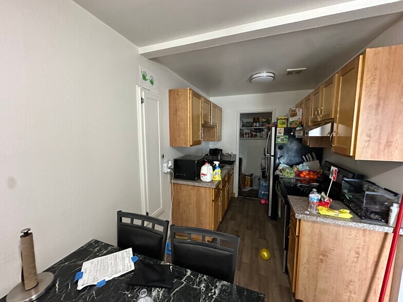 More Photos Of 2550 35th Ave, Oakland Apartments For Sale