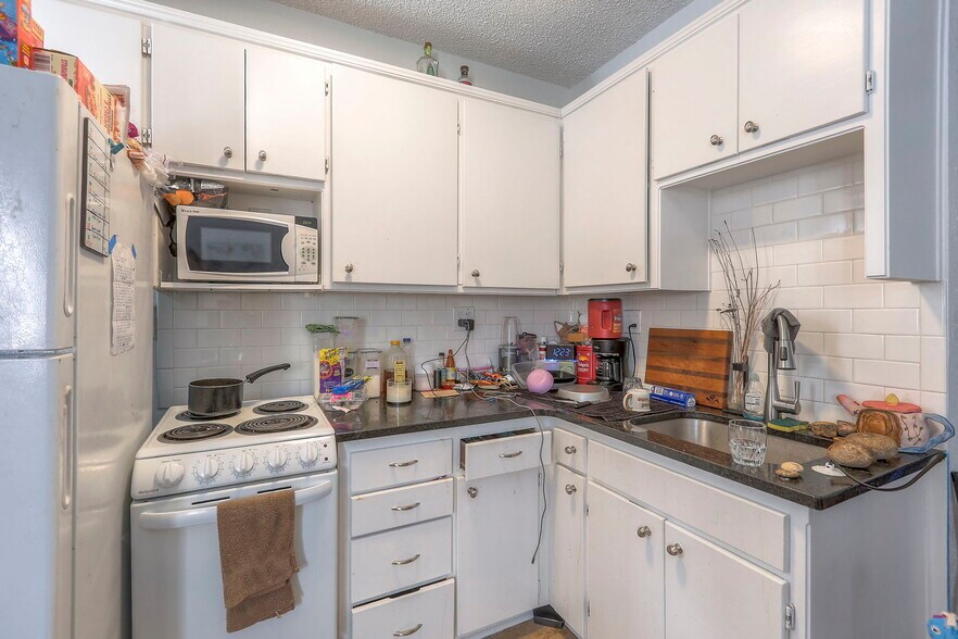 More Photos Of 3433-3435 Central St, Kansas City Apartments For Sale