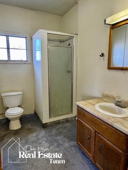 More Photos Of 515 N Lennox St, Casper Industrial For Sale