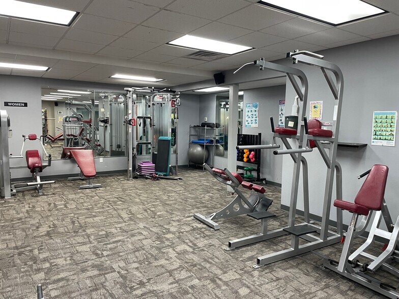 More Photos Of 4240 Hickory Ln, Sioux City Office For Lease