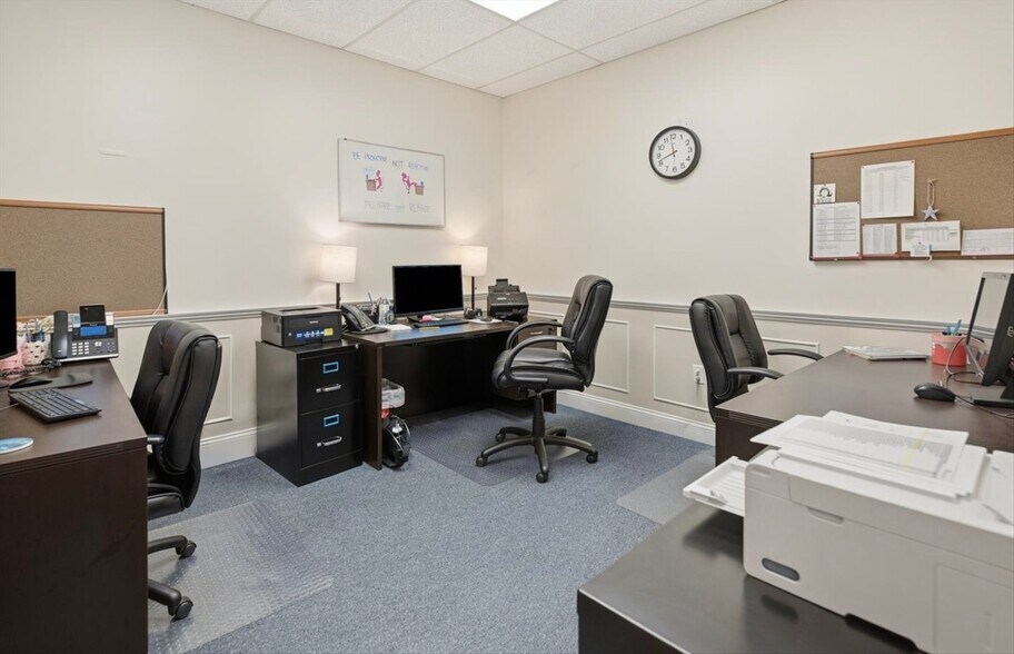 More Photos Of 1038 West Jericho Tpke, Smithtown Office For Sale