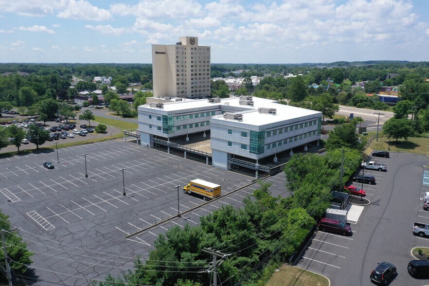 More Photos Of 444 Oxford Valley Rd, Langhorne Medical For Sale