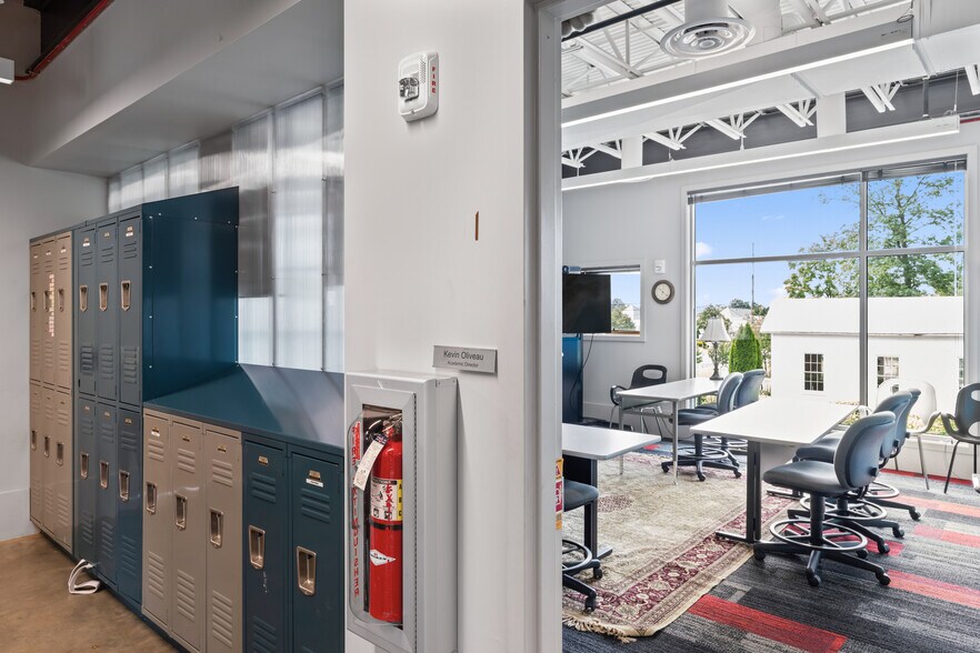 More Photos Of 20577 Ashburn Rd, Ashburn Schools For Lease