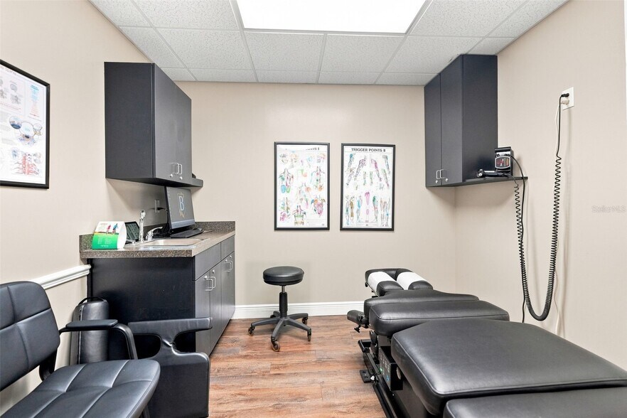 More Photos Of 224 Mariner Blvd, Spring Hill Medical For Sale