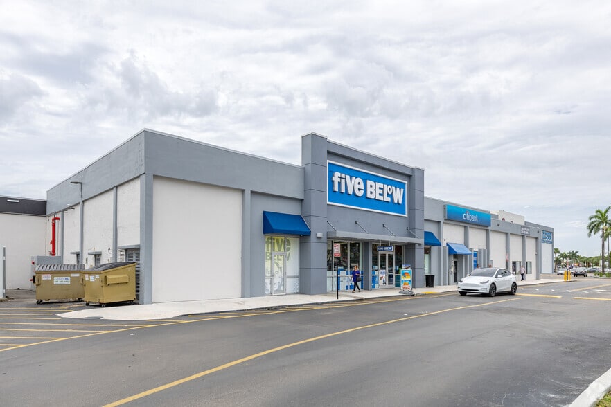 More Photos Of 7795 W Flagler St, Miami General Retail For Lease
