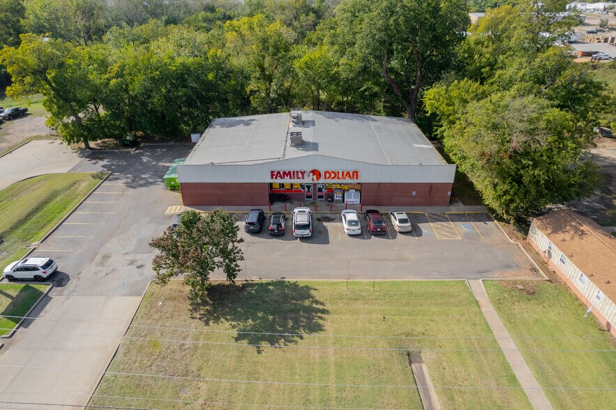 More Photos Of 802 S Perkins Rd, Stillwater Freestanding For Lease