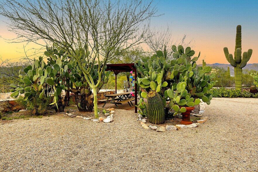 More Photos Of 2751 N Soldier Trl, Tucson Specialty For Sale