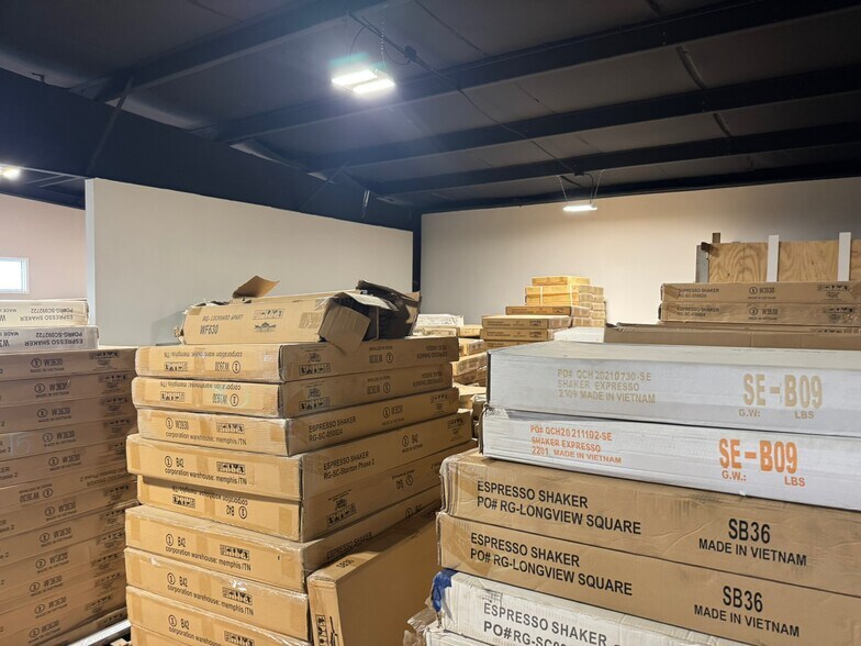 More Photos Of 2103 S 8th St, Rogers Warehouse For Sale