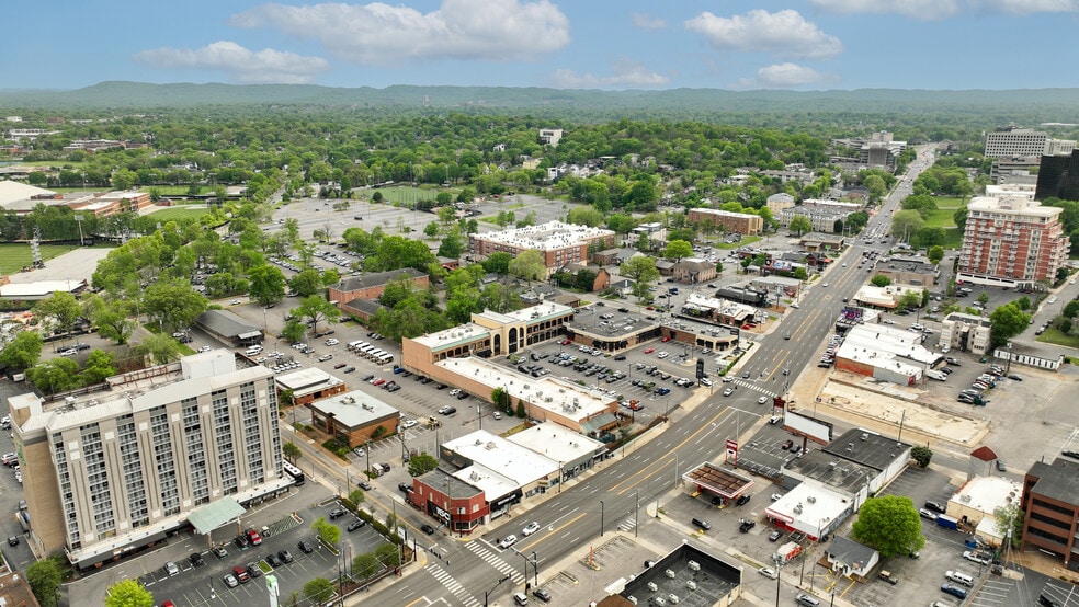 More Photos Of 2817 West End Ave, Nashville Unknown For Lease