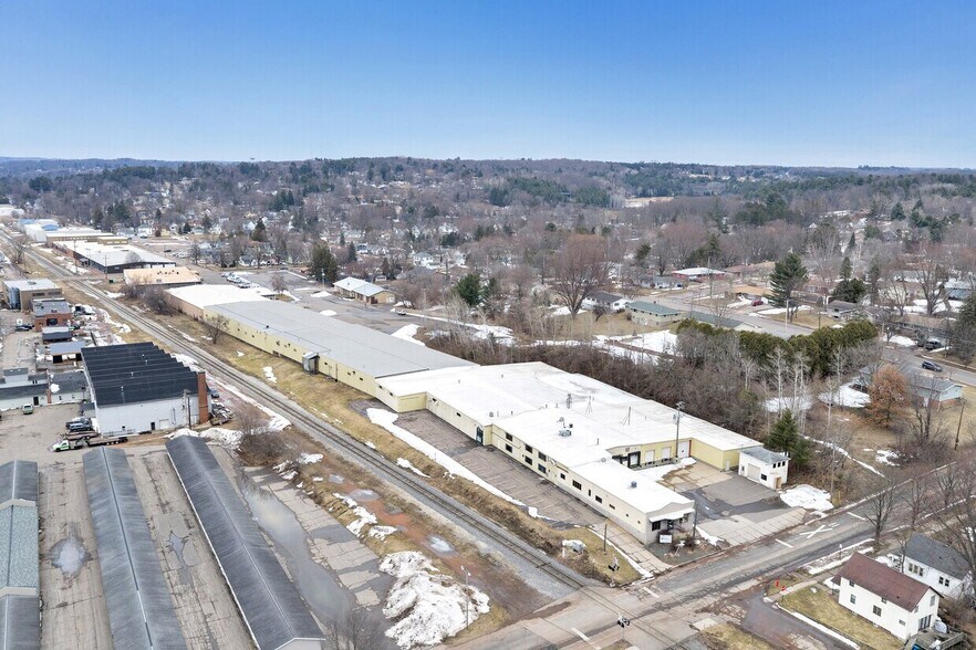 More Photos Of 930 Single Ave, Wausau Manufacturing For Lease