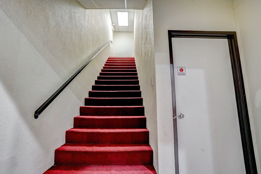 More Photos Of 950 S Central Ave, Compton Schools For Sale