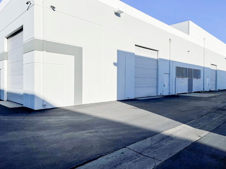 More Photos Of 11390 Knott St, Garden Grove Warehouse For Sale