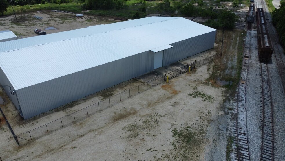 More Photos Of 301 Gundy Ln, Enterprise Warehouse For Lease