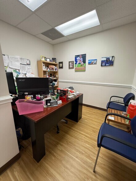 More Photos Of 14 Farmfield Ave, Charleston Medical For Sale