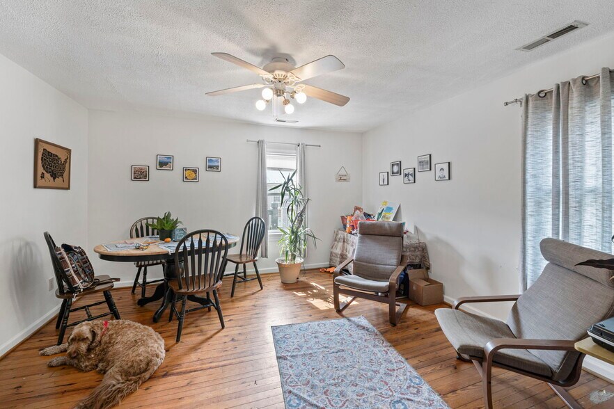 More Photos Of 485 Valley St, Scottsville General Retail For Sale