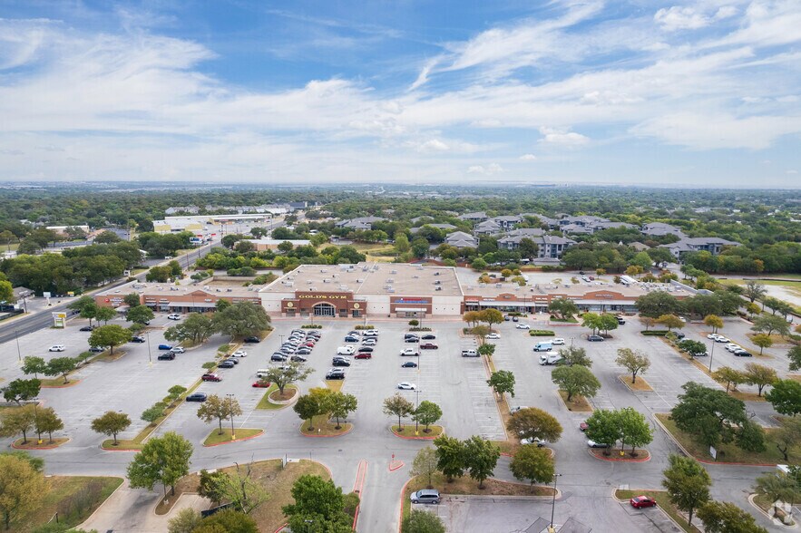 More Photos Of 13435 N Research Blvd, Austin General Retail For Lease