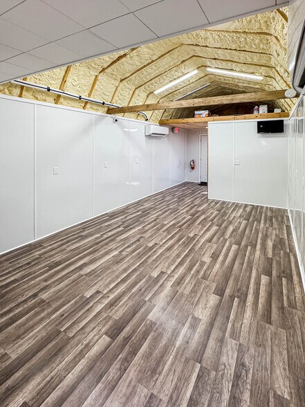 More Photos Of 1310 Highway 96 S, Silsbee Flex For Sale