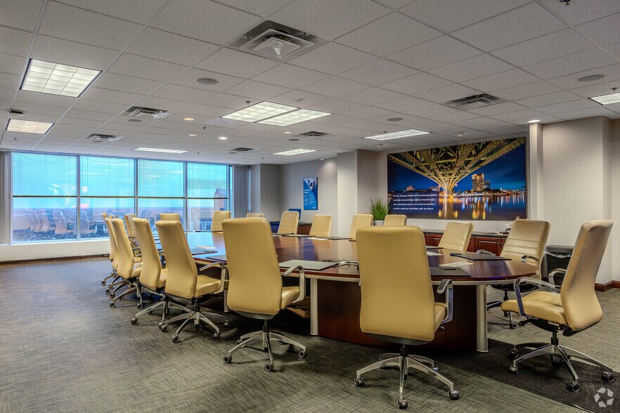 More Photos Of 180 E Broad St, Columbus Office For Sale