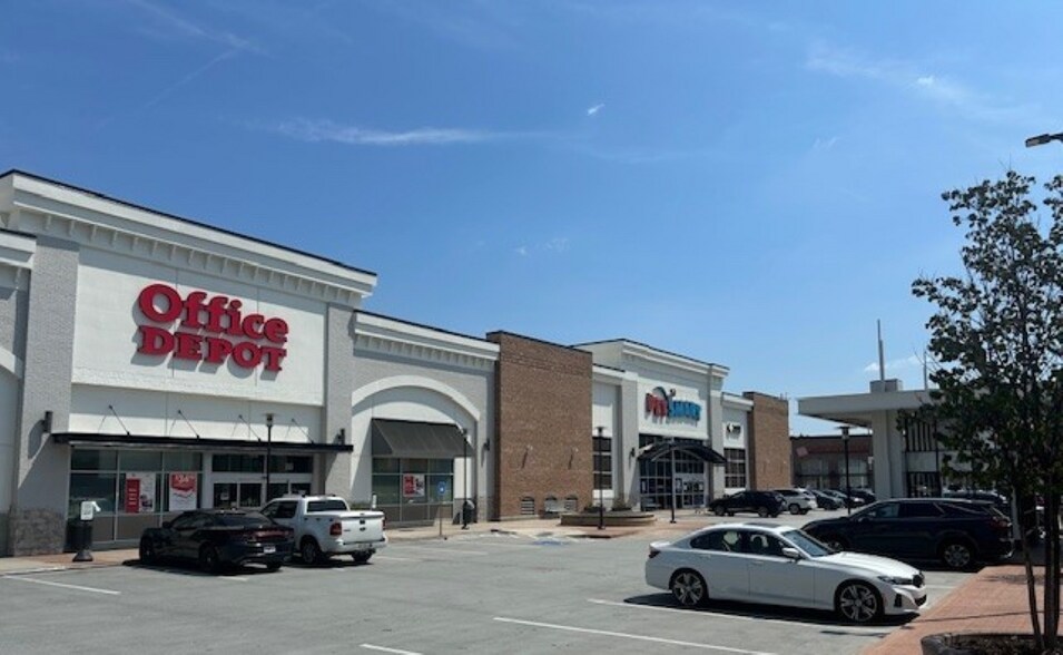 More Photos Of HOWELL MILL Rd, Atlanta Unknown For Lease