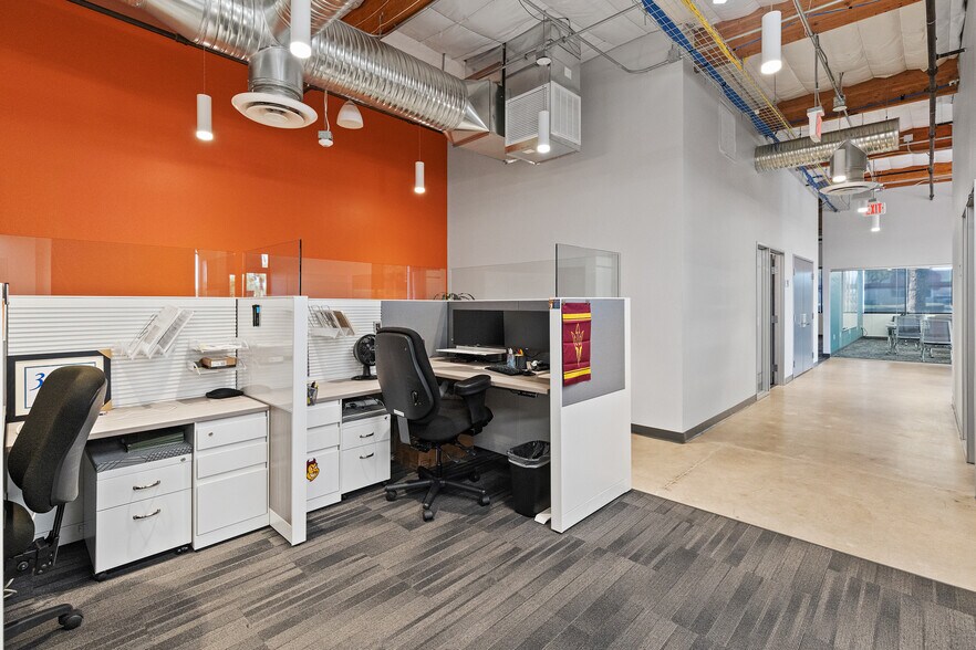 More Photos Of 2410 W Royal Palm Rd, Phoenix Light Manufacturing For Sale