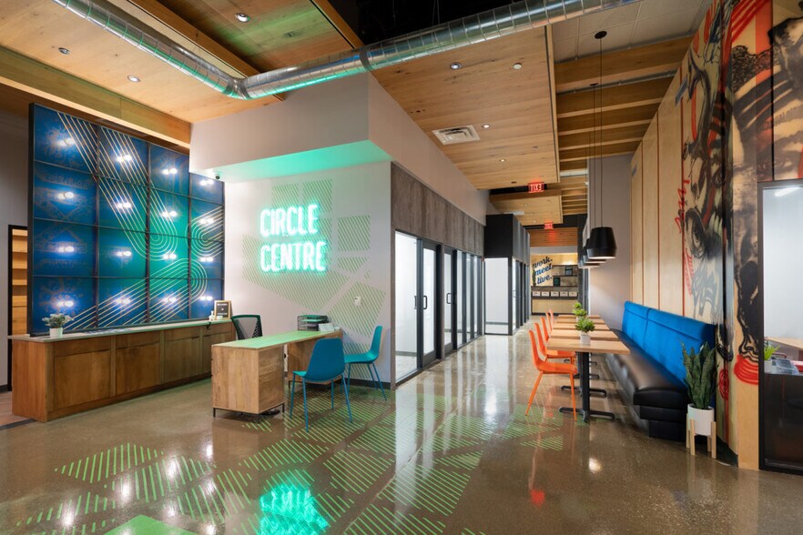 More Photos Of 49 W Maryland St, Indianapolis Storefront For Lease