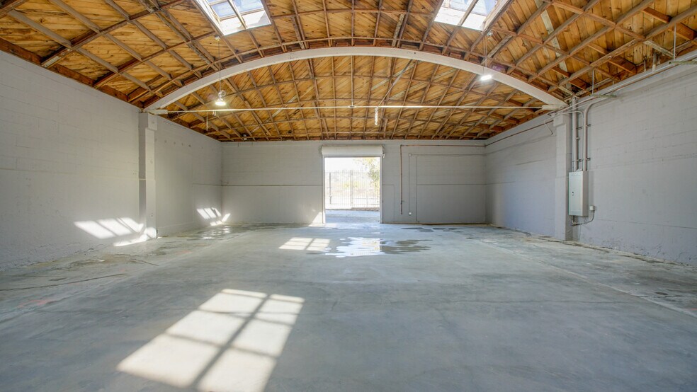 More Photos Of 2431 Eads St, Los Angeles Warehouse For Lease