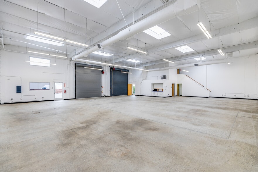 More Photos Of 1070-1080 Terra Bella Ave, Mountain View Light Manufacturing For Lease