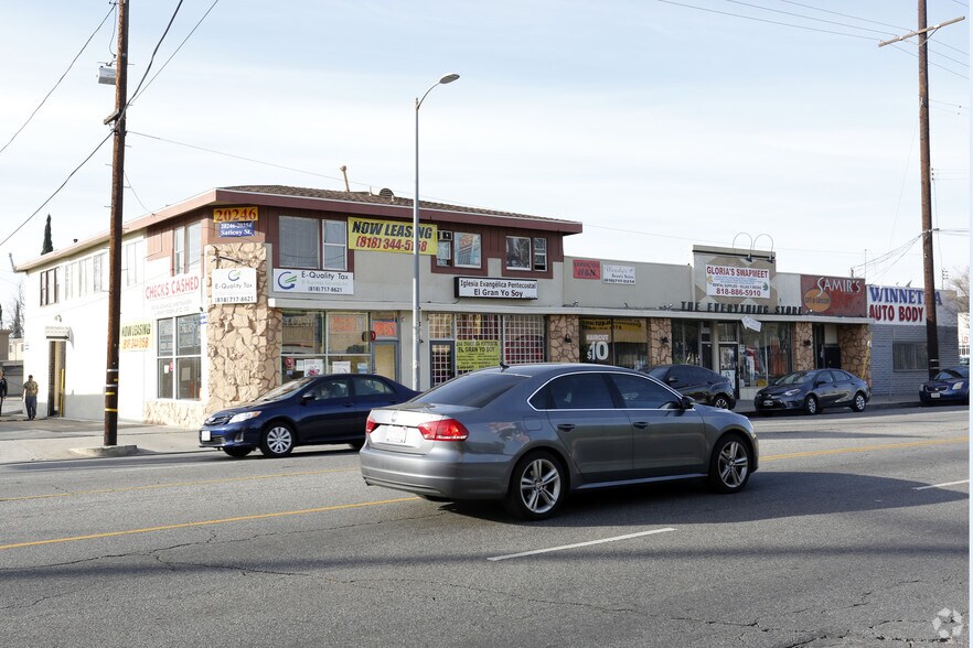 Primary Photo Of 20246-20254 Saticoy St, Winnetka Storefront Retail Office For Lease