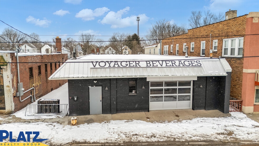 Primary Photo Of 1586 Mahoning Ave, Youngstown Storefront For Lease