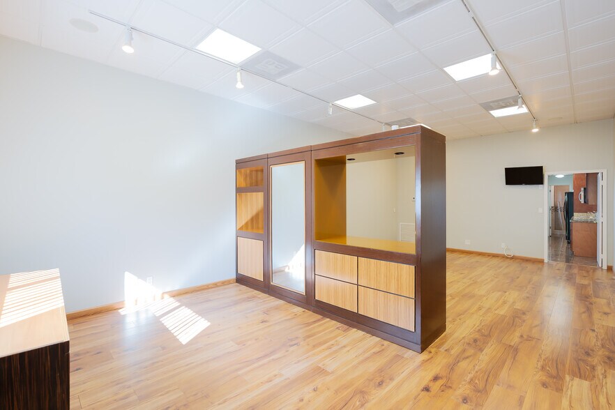 More Photos Of 2325 NW 30th St, Oakland Park Warehouse For Lease