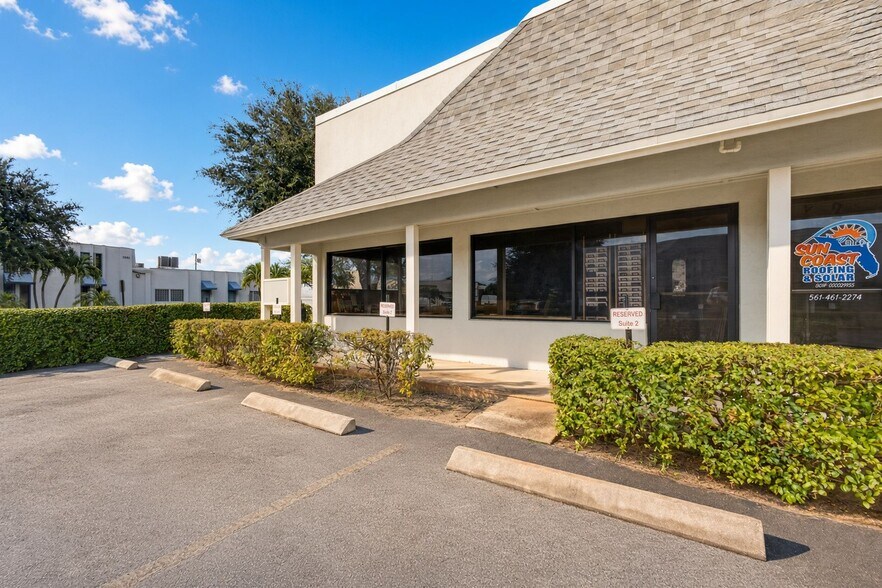 More Photos Of 1334 S Killian Dr, Lake Park Warehouse For Sale