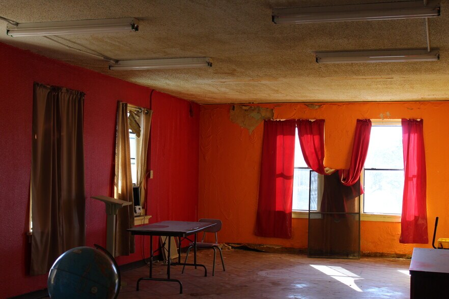 More Photos Of 1519 Circle Park Blvd, Fort Worth Religious Facility For Sale